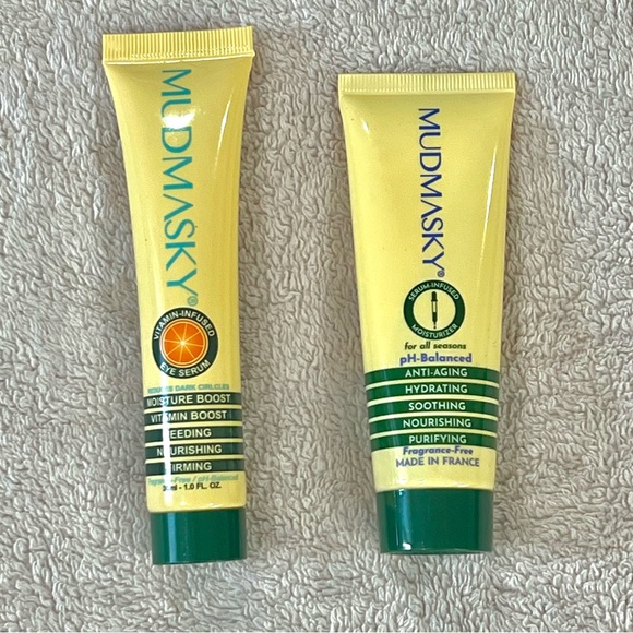 ⭐️$110 VALUE MUDMASKY Set
Serum-Infused Moisturizer & Vitamin-Infused Eye Serum - Picture 6 of 7